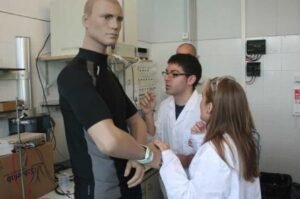 la-revolucion-de-los-nanosensores-en-la-ropa-inteligente-de-salud